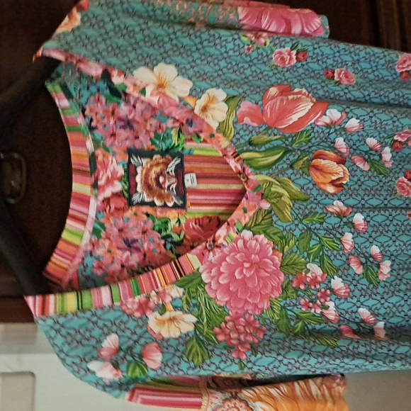 EXC COND JOHNNY WAS of Los Angeles Size S V-Neck! - Picture 3 of 7